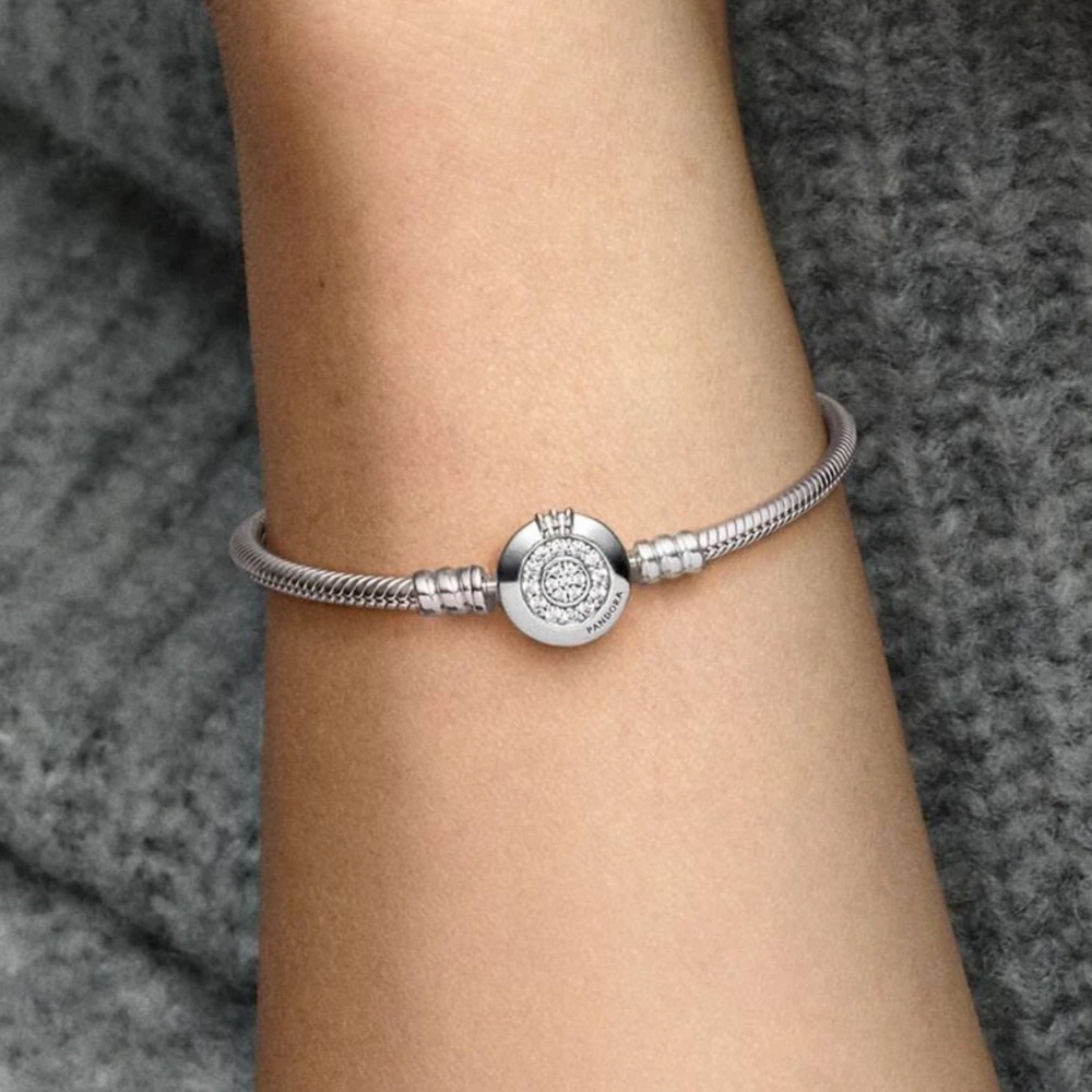 Pandora Silver Snake Chain Bracelet with cubic zirconia O closure. New.